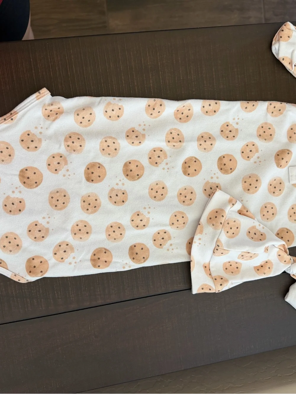 Caden Lane Cookie Crumble Newborn Hat & Knot Gown Set NB